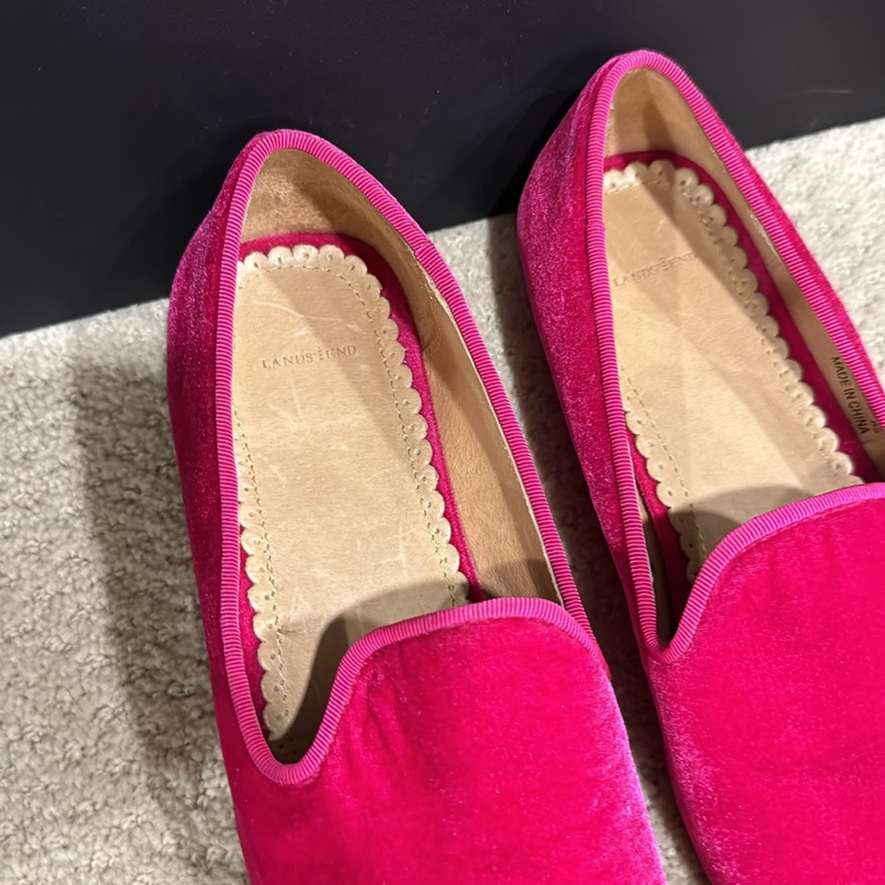 Lands End velvet hot pink loafers with grosgrain trim - Picture 2 of 3